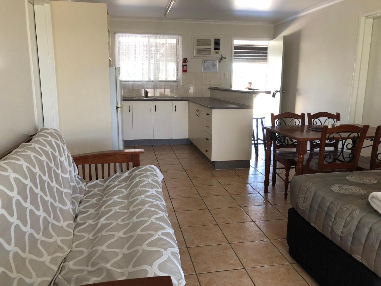 True Blue Motor Inn Rockhampton Zewnętrze zdjęcie