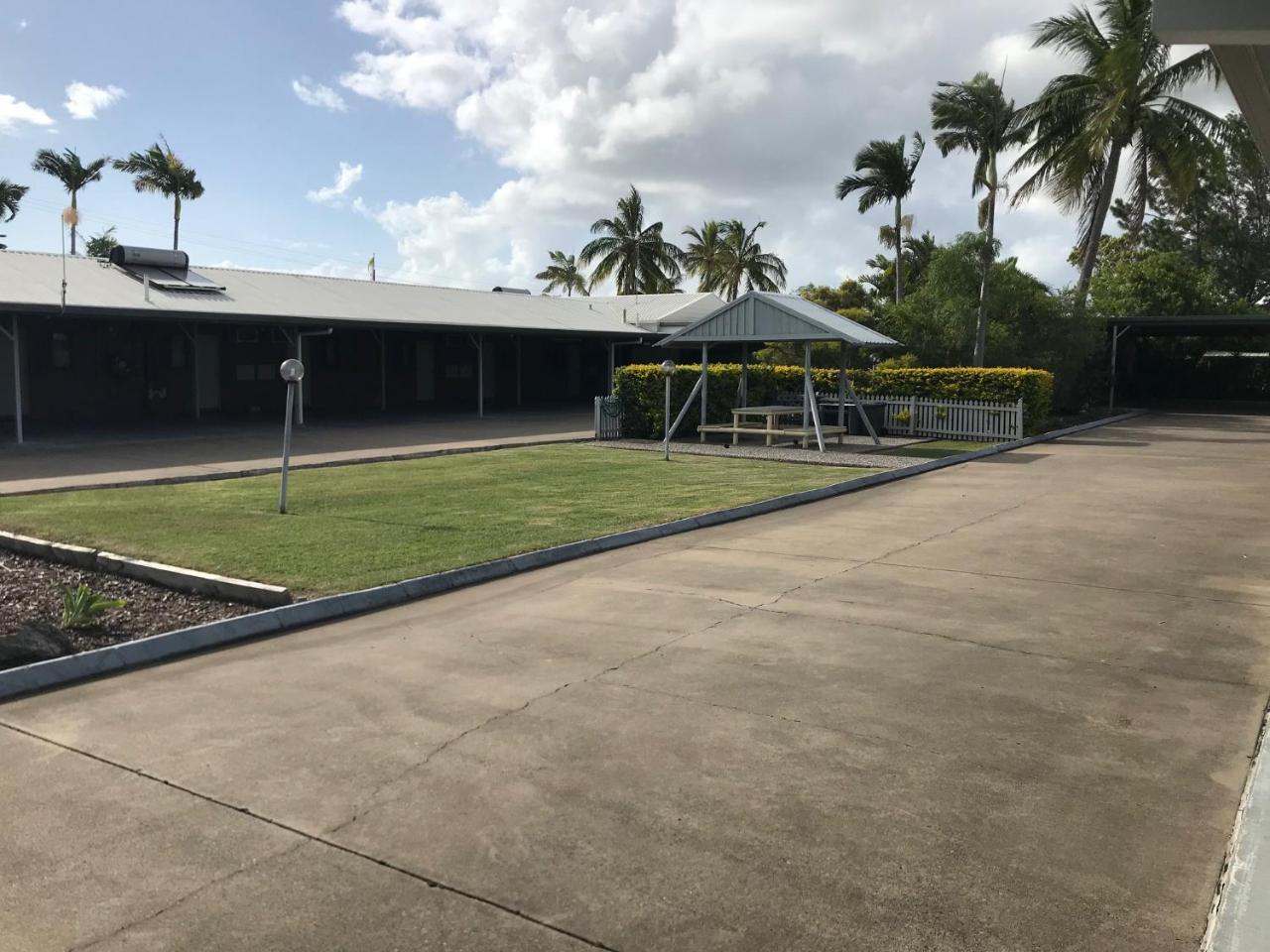 True Blue Motor Inn Rockhampton Zewnętrze zdjęcie