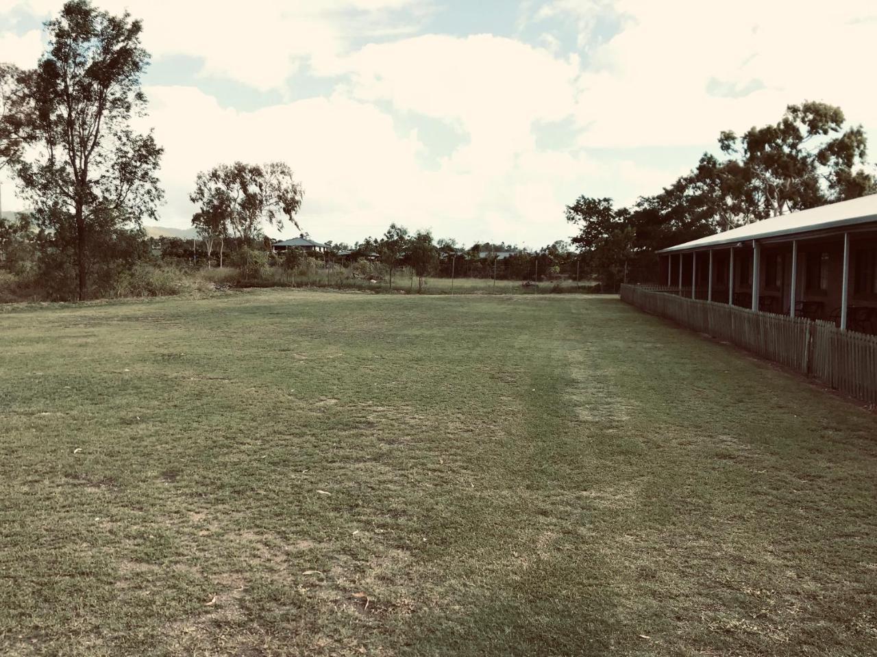 True Blue Motor Inn Rockhampton Zewnętrze zdjęcie