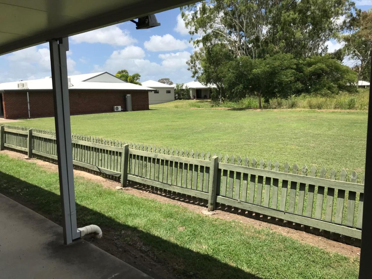 True Blue Motor Inn Rockhampton Zewnętrze zdjęcie